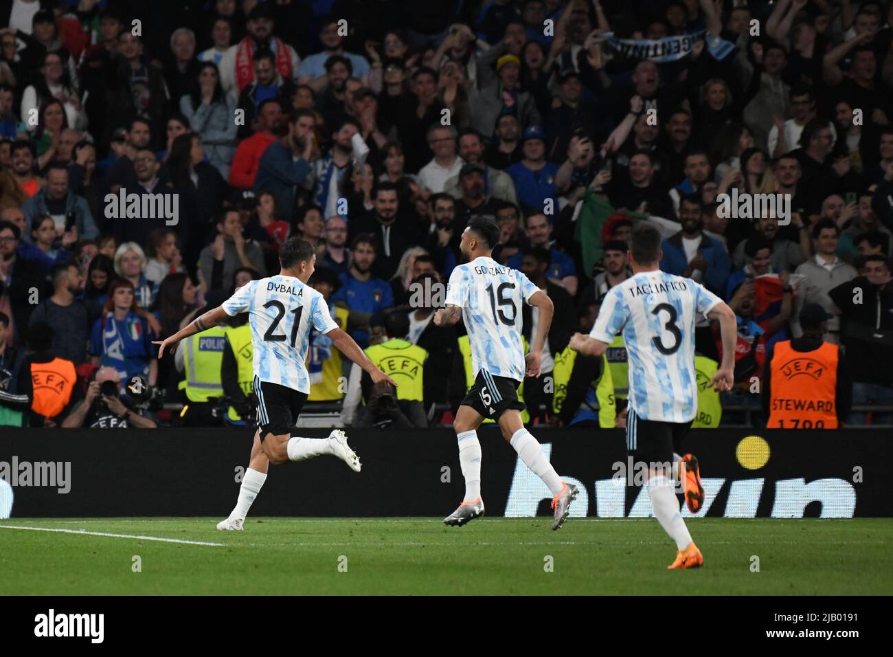 WEMBLEY, ENGLAND - JUNE 1: Dybala of Argentina celebrates after scoring a goal during the Finalissima match between Italy and Argentina at Wembley Stadium on June 1, 2022 in Wembley, England. (Photo by Sara Aribó/PxImages) Credit: Px Images/Alamy Live News Stock Photo