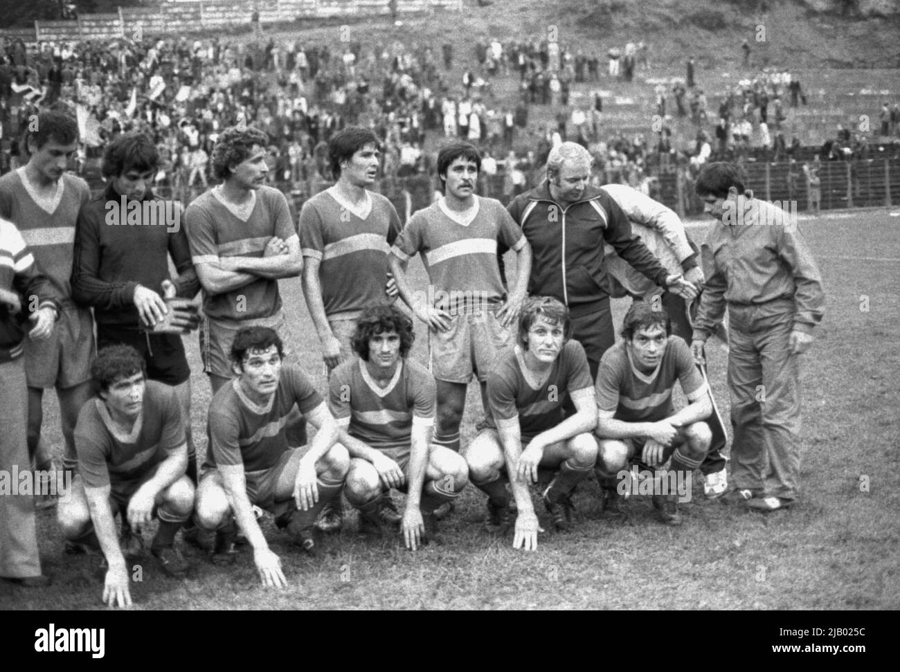 Romanian football (soccer) team 'Progresul Bucuresti', with coaches Viorel Mateianu & Dumitru Baboie, approx. 1975 Stock Photo