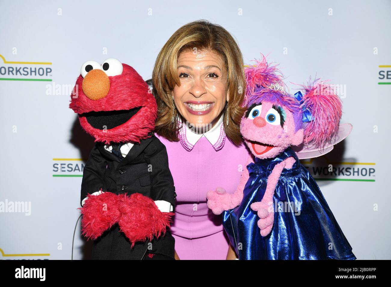 New York, USA. 01st June, 2022. TV journalist Hoda Kotb poses with ...