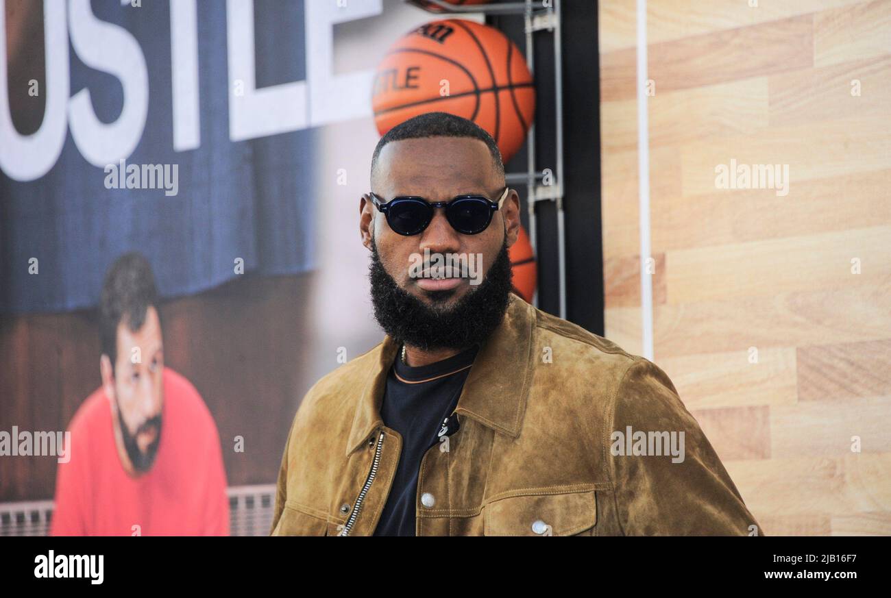 Los Angeles, CA. 1st June, 2022. LeBron James at arrivals for HUSTLE ...