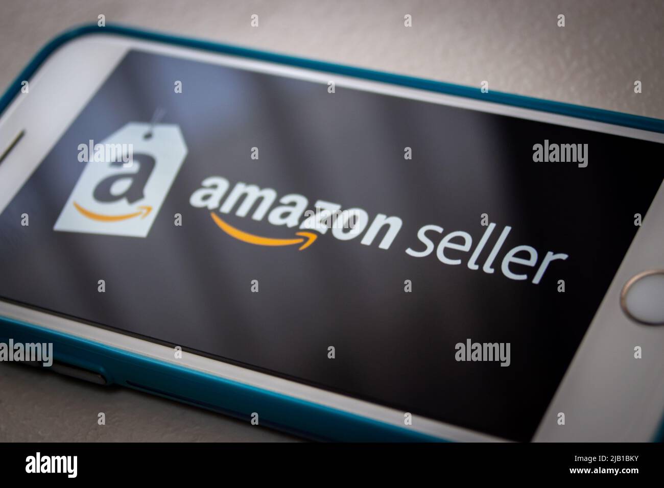 Amazon seller logo hi-res stock photography and images - Alamy