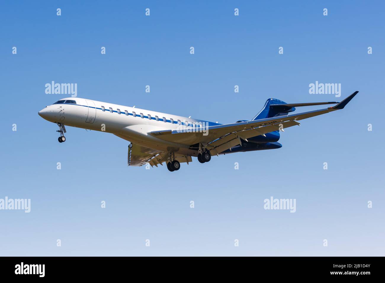 Bombardier bd 700 2a12 global 7500 hi-res stock photography and images ...