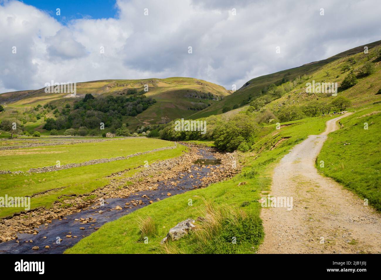 27.05.2022 Muker, Swaledale, North Yorkshire, Uk. The river Swale above
