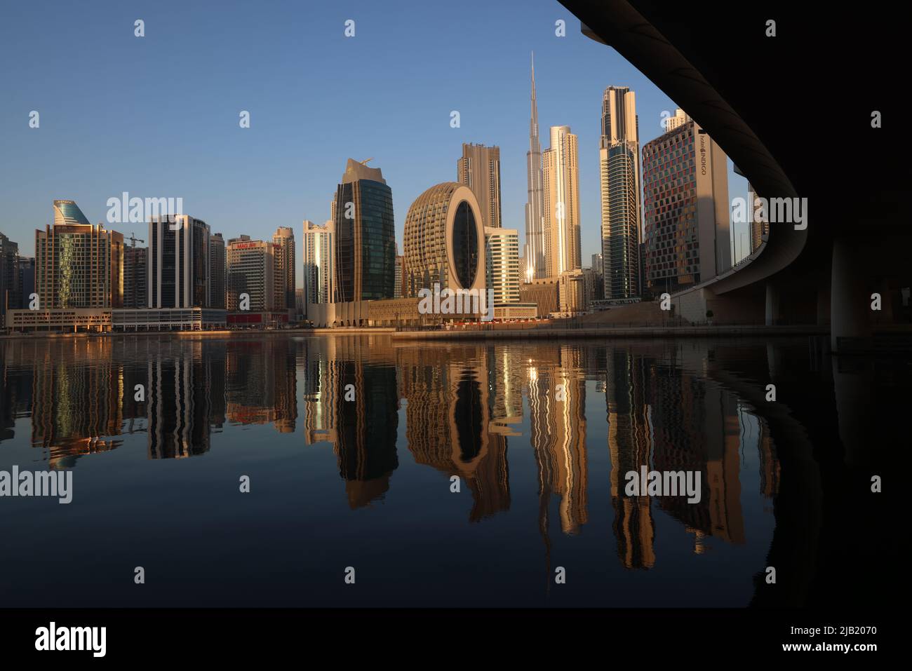 Dubai Kanal, Spiegelung, Dubai Sklyline, Dubai, Wolkenkratzer, , moderne Architektur,  Atemberaubend,  Aussicht, moderne Kunst in der Business Bay Stock Photo