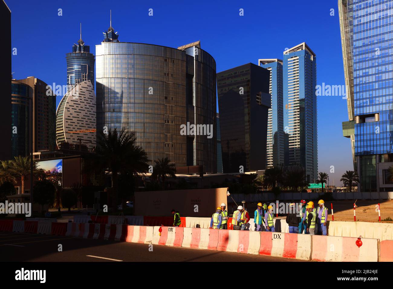 Baustelle, Dubai, Wolkenkratzer, , moderne Architektur,  Atemberaubende Aussicht auf die Skyline mit Hochhäuser, Skyscraper, Hotels im Finanzzentrum Stock Photo