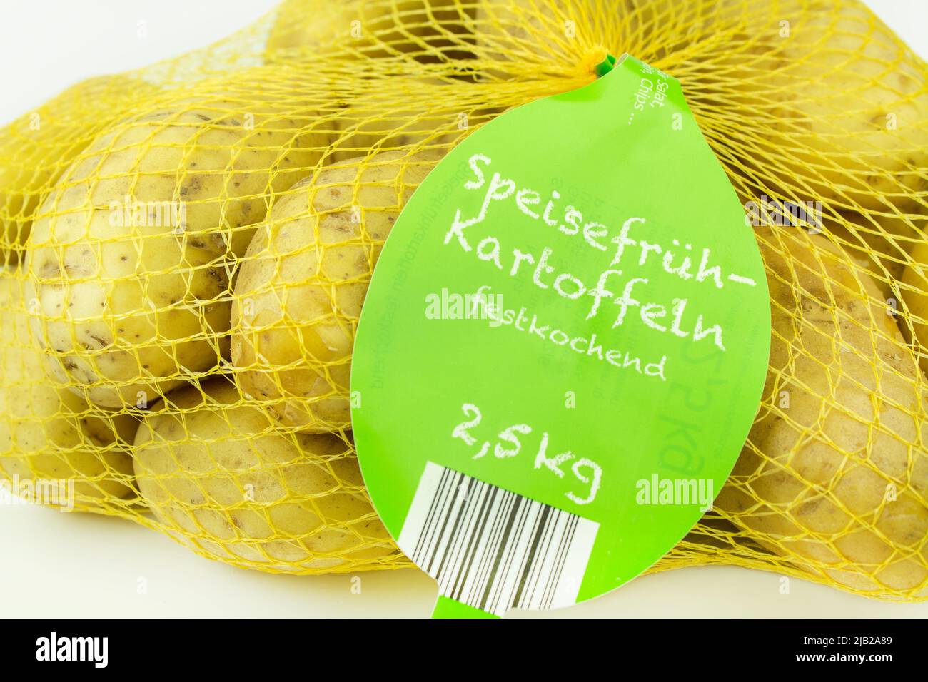 Deutsche Kartoffeln Nicola mit Verpackung Stock Photo