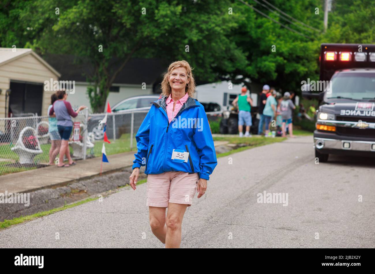 HARRODSBURG, UNITED STATES - 2022/05/21: Democratic Monroe County recorder candidate Amy Swain marching in the Heritage Days Parade on May 21, 2022 in Harrodsburg, Indiana. (Photo by Jeremy Hogan/The Bloomingtonian) Stock Photo