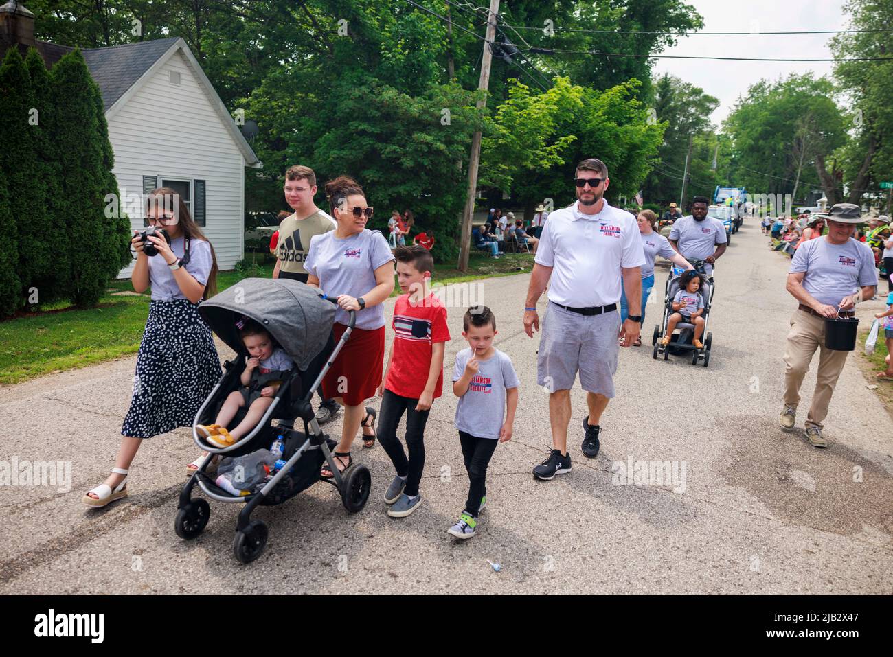 HARRODSBURG, UNITED STATES - 2022/05/21: Republican Monroe County Sheriff Candidate Nathan Williamson marching in the Heritage Days Parade on May 21, 2022 in Harrodsburg, Indiana. (Photo by Jeremy Hogan/The Bloomingtonian) Stock Photo
