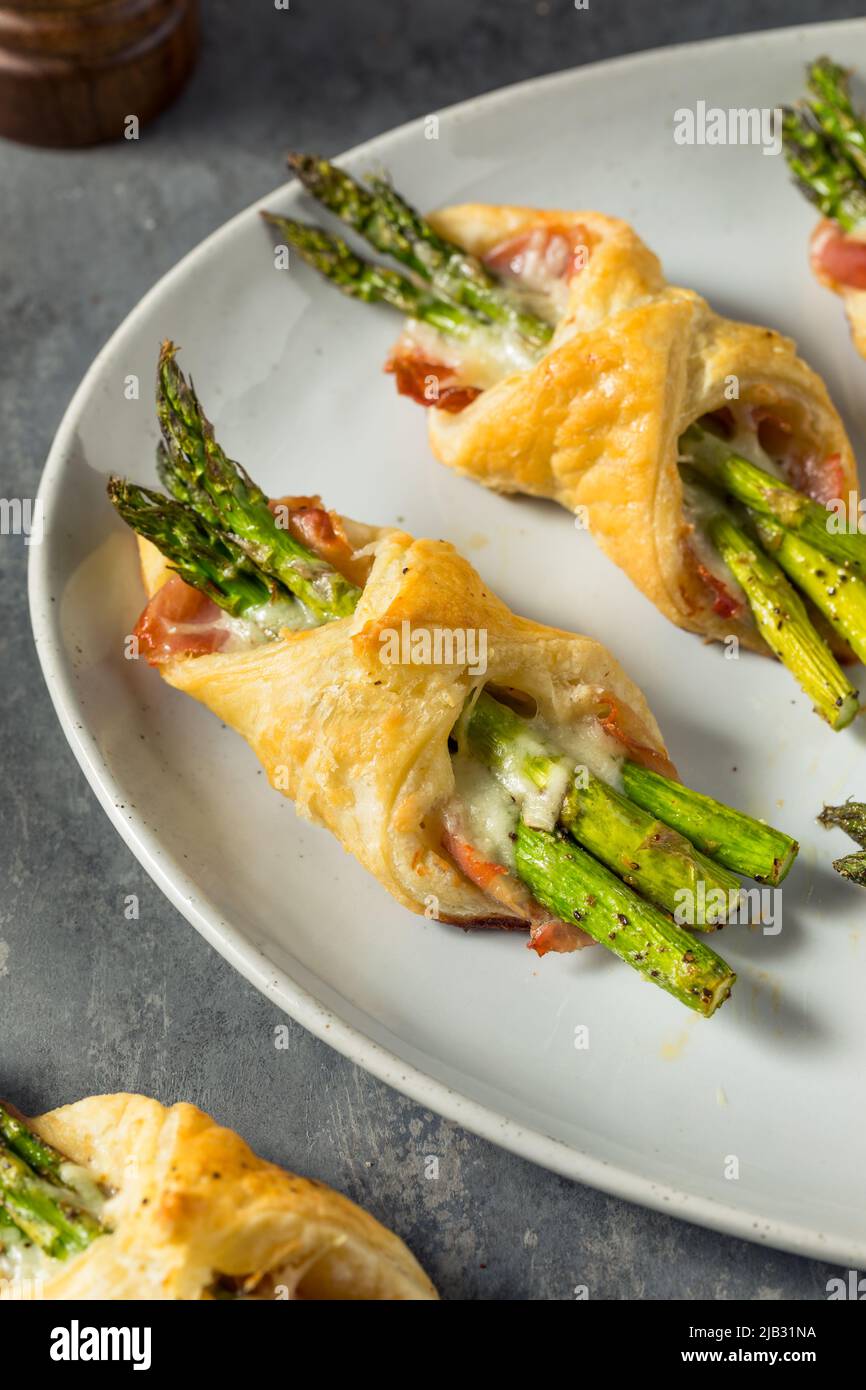 Homemade Asparagus Puff Pastry Appetizer with Prosciutto and Cheese