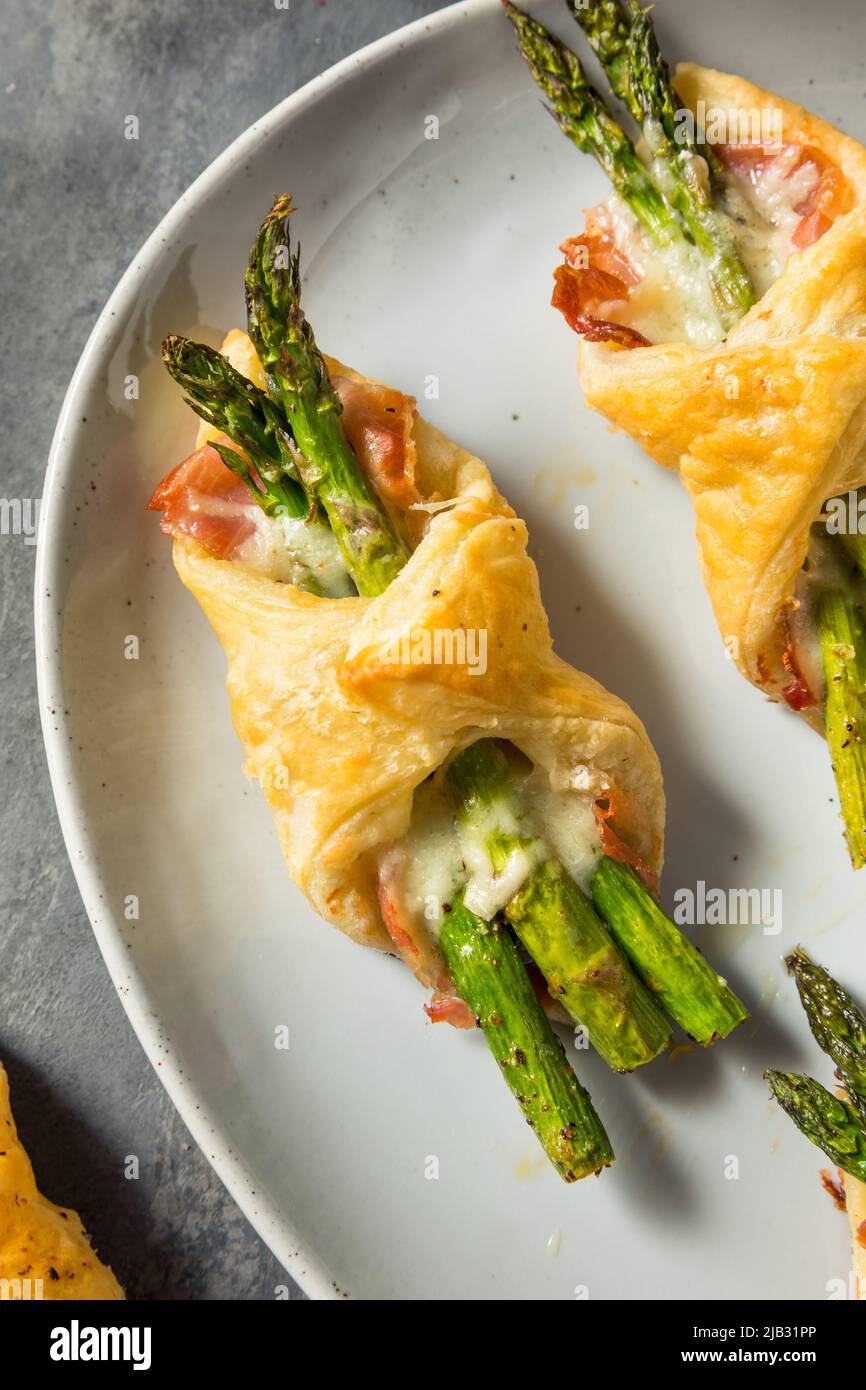 Homemade Asparagus Puff Pastry Appetizer with Prosciutto and Cheese
