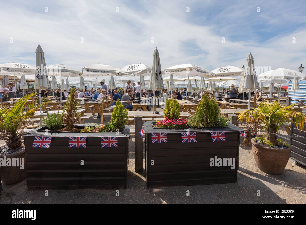Southend on sea, UK. 2nd June, 2022. The Crooked Billet in Old Leigh. Scenes around Southend on Sea as people celebrate the Queens Platinum Jubilee and the bank holiday. Penelope Barritt/Alamy Live News Stock Photo