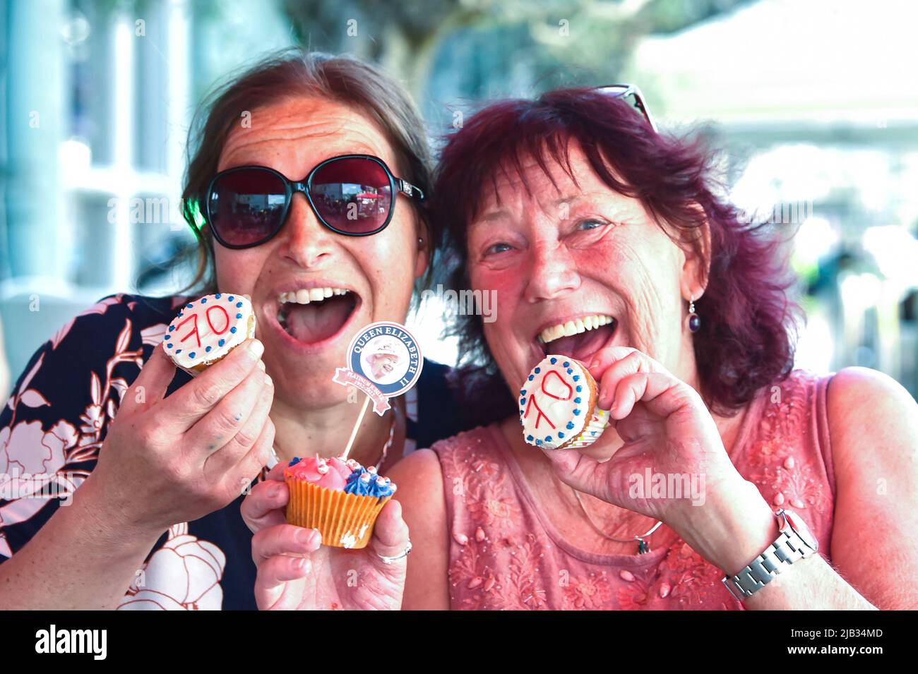 Cakes made to celebrate queens jubilee hires stock photography and