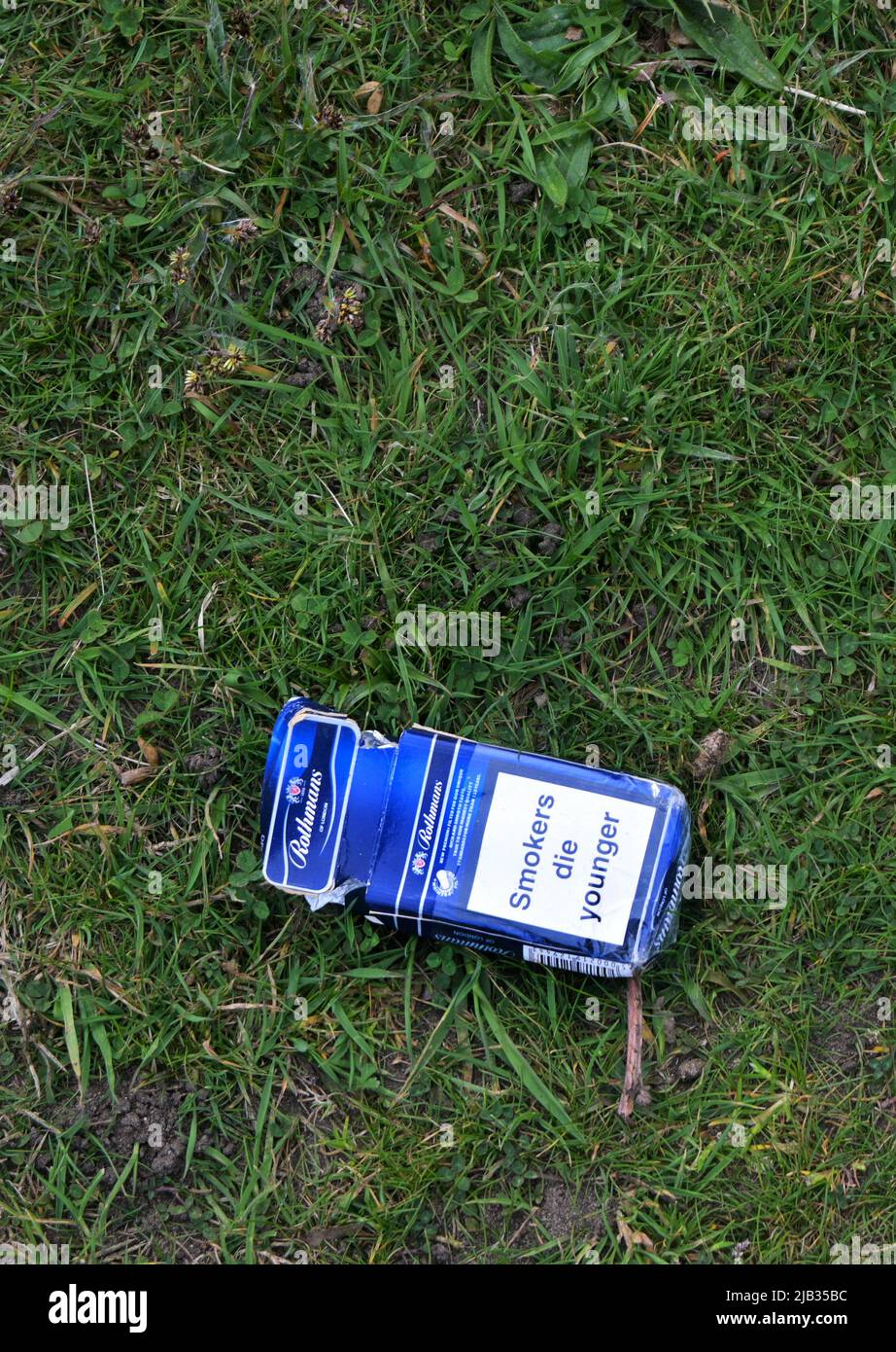 discard empty packet of rothmans cigarettes Stock Photo