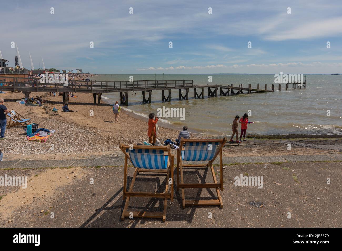 Southend on Sea, UK. 2nd Jun, 2022. Tourists come to Southend on Sea for the day to enjoy the bank holiday and take advantage of the warm weather. Penelope Barritt/Alamy Live News Stock Photo