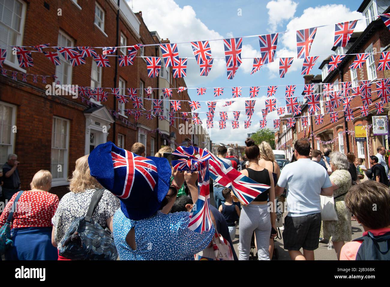 Windsor, Berkshire, UK. 2nd June, 2022. Windsor was packed with locals, tourists and visitors today celebrating Her Majesty the Queen's Platinum Jubilee. Credit: Maureen McLean/Alamy Live News Stock Photo