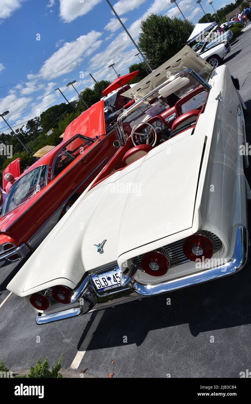 Ford thunderbird 1950s hi-res stock photography and images - Alamy