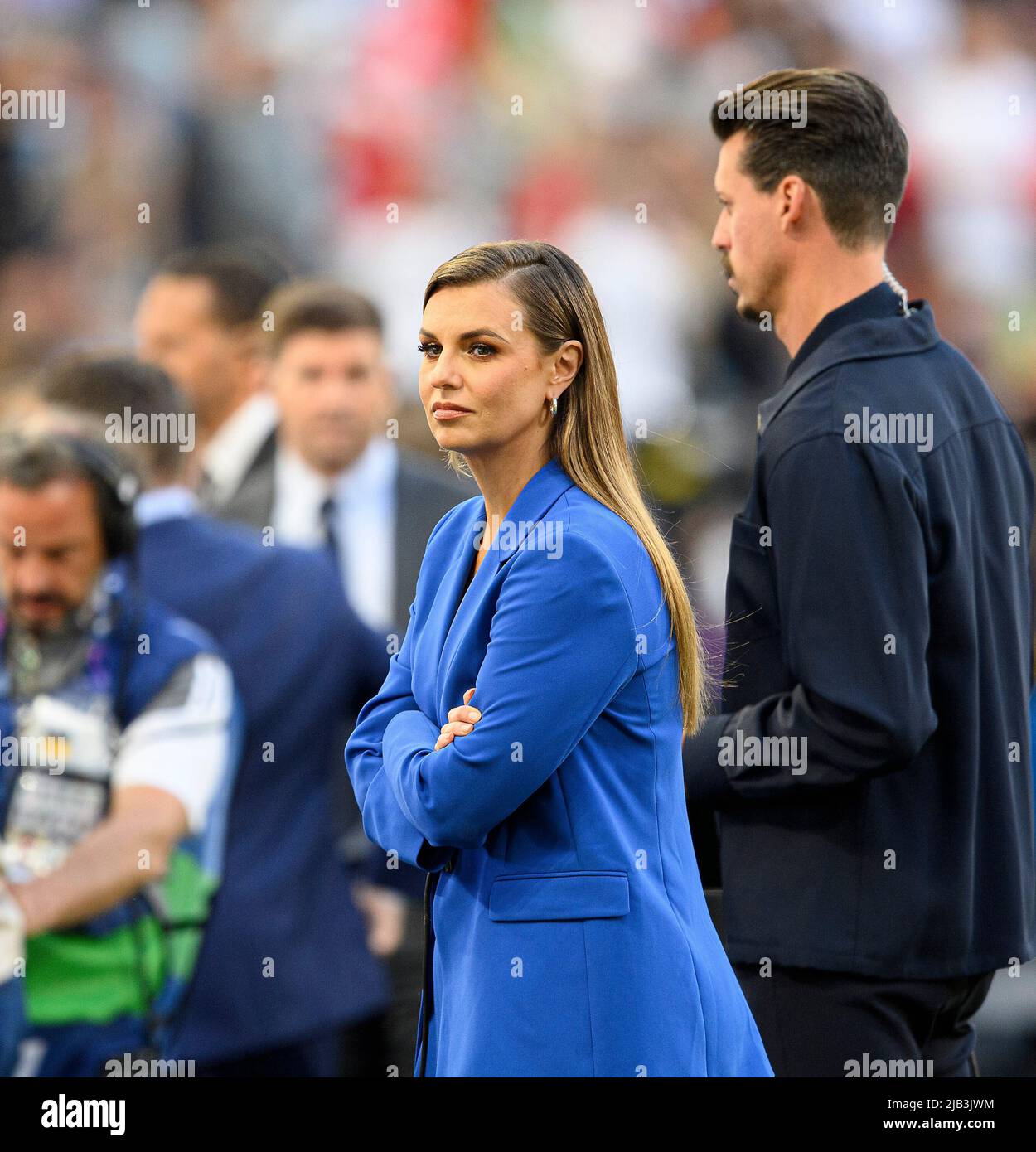 Presenter Laura WONTORRA (DAZN) behind TV expert Sandro WAGNER Soccer Champions League Final 2022, Liverpool FC (LFC) - Real Madrid (Real) 0 1, on May 28th, 2022 in Paris/France