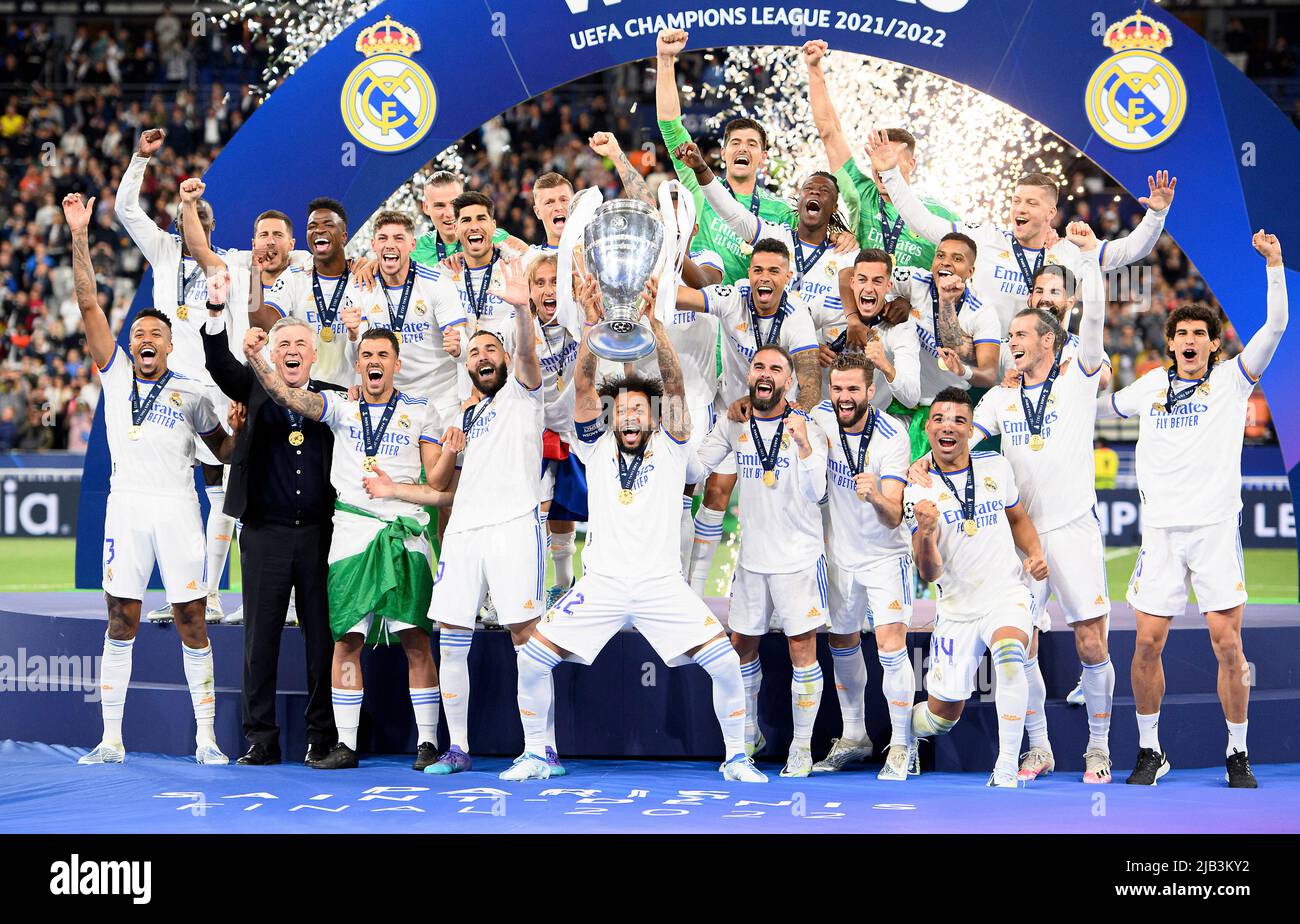 Award ceremony, jubilation Team Real with the trophy, team photo, MARCELO (Real) holds up the trophy, team, Soccer Champions League Final 2022, Liverpool FC (LFC) - Real Madrid (Real) 0: 1, on May 28th, 2022 in Paris/ France. Â Stock Photo