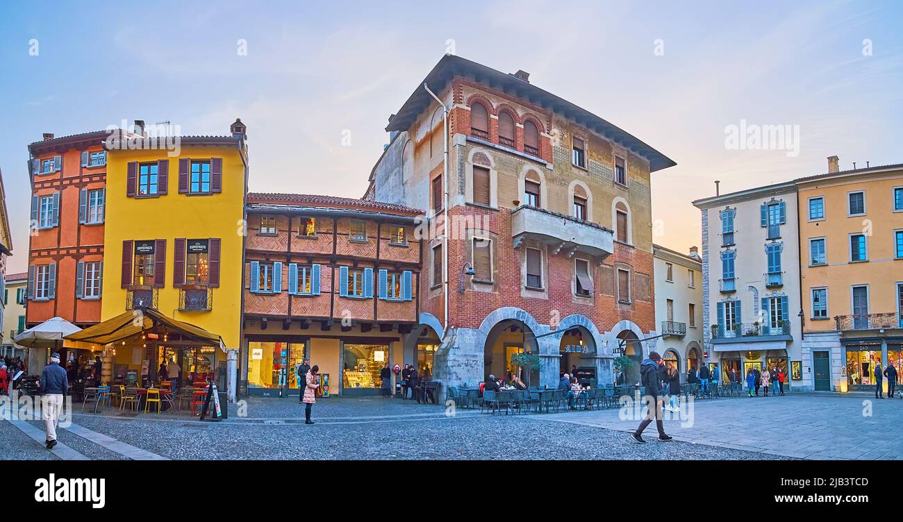 COMO, ITALY - MARCH 20, 2022: Panorama with historic architecture of ...