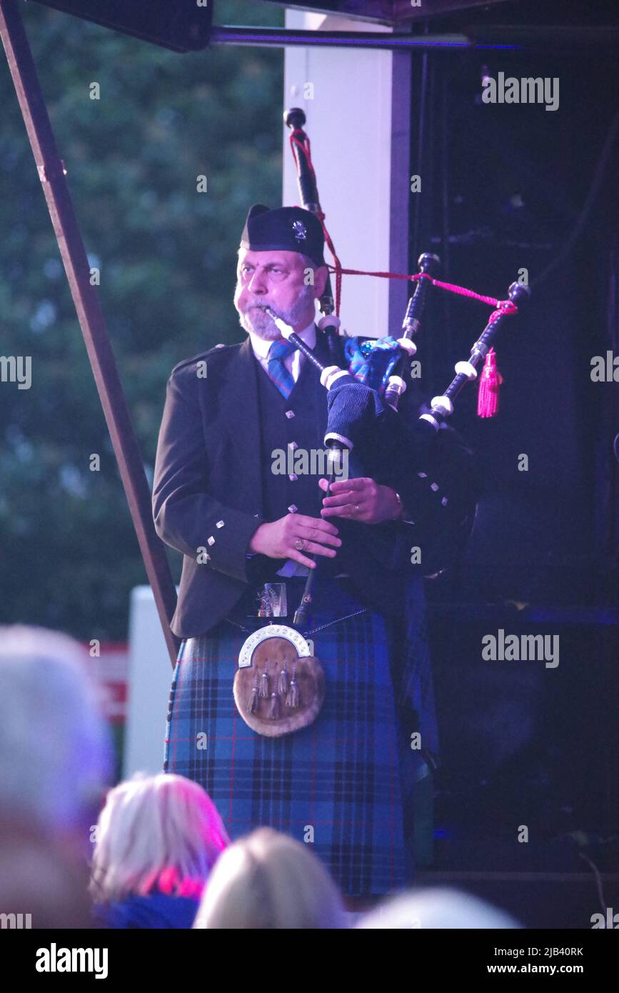 Wallsend, England, 2 June 2022. A piper playing Diu Regnare, a unique tune specially written for the Platinum Jubilee by Piper Major Stuart Liddell the world’s leading piper during the Queen’s Platinum Jubilee event at Segedunum Roman Fort. Credit: Colin Edwards / Alamy Live News Stock Photo