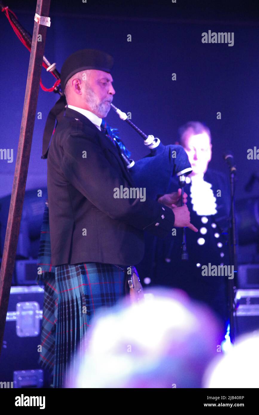 Wallsend, England, 2 June 2022. A piper playing Diu Regnare, a unique tune specially written for the Platinum Jubilee by Piper Major Stuart Liddell the world’s leading piper during the Queen’s Platinum Jubilee event at Segedunum Roman Fort. Credit: Colin Edwards / Alamy Live News Stock Photo