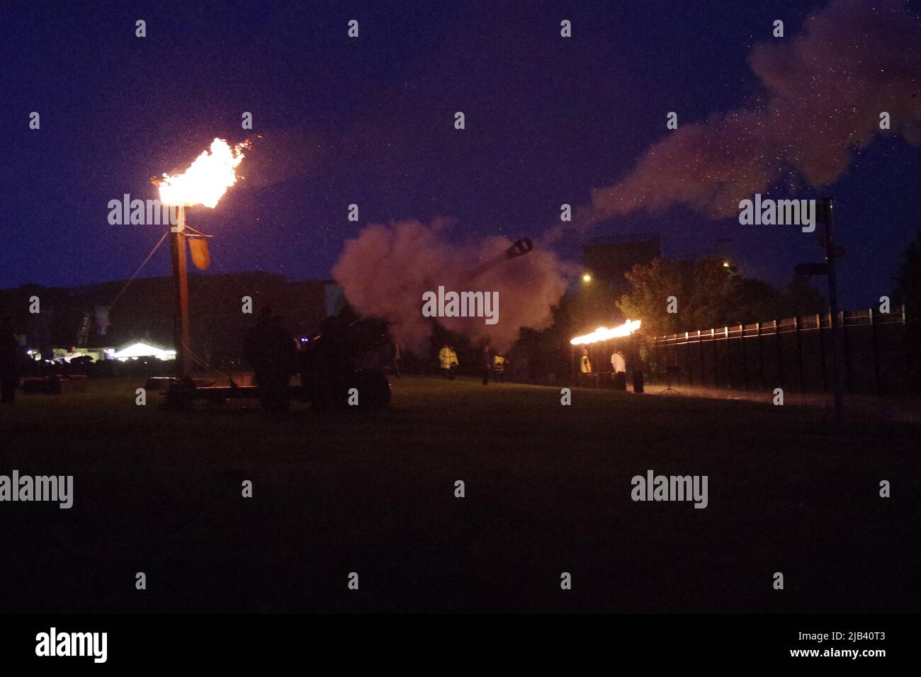 Wallsend, England, 2 June 2022. The 101st Regiment Royal Artillery firing a 105mm gun to announce the end of formal proceedings during the Queen’s Platinum Jubilee event at Segedunum Roman Fort. Credit: Colin Edwards / Alamy Live News Stock Photo