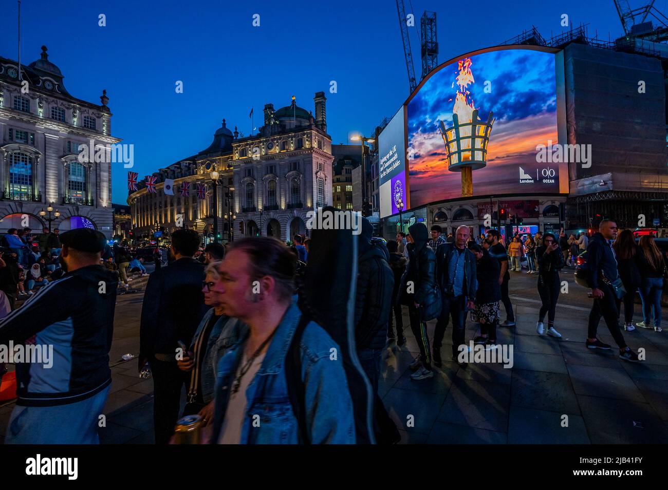Jubilee beacon queen lights hires stock photography and images Alamy