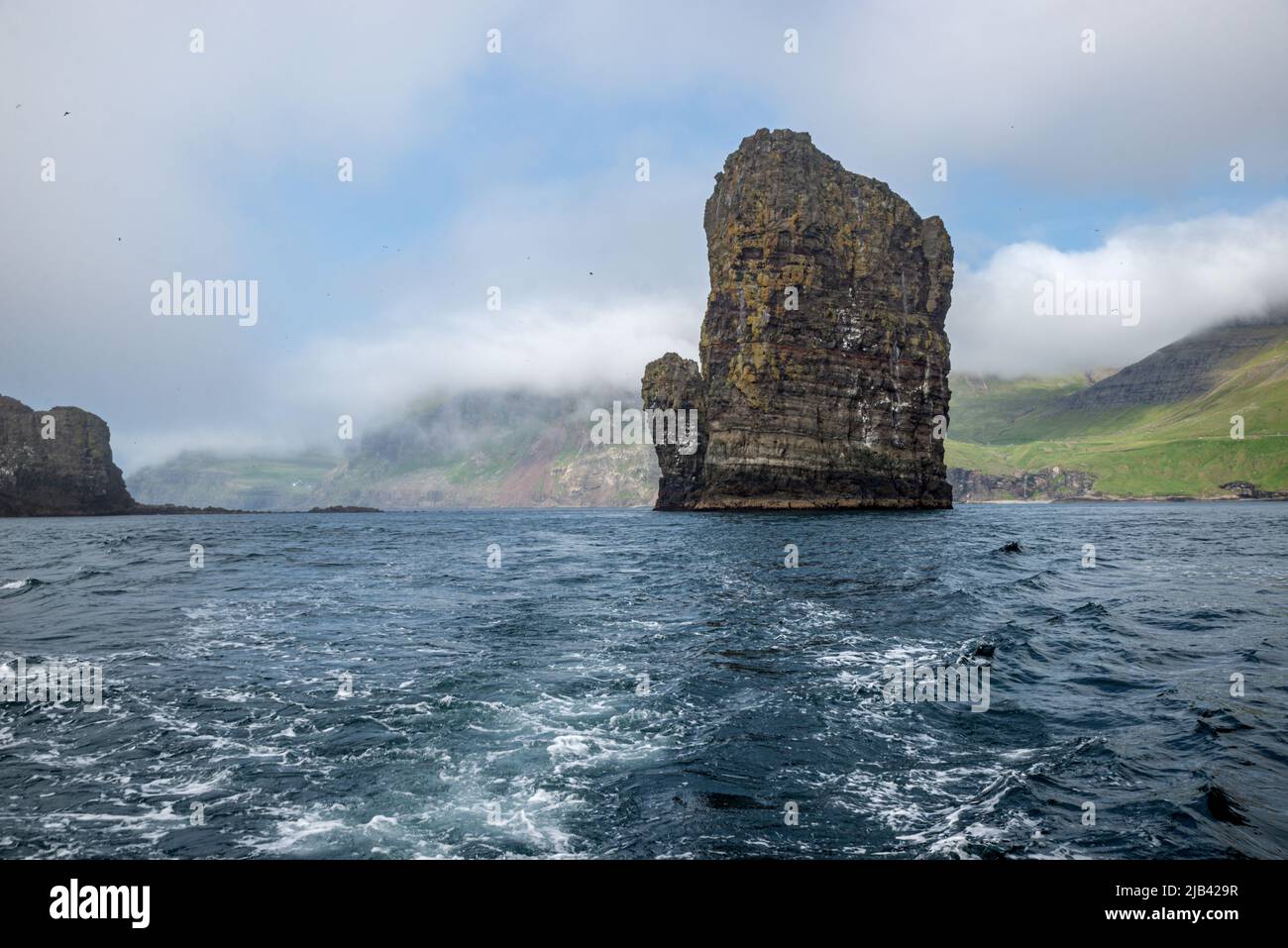 Litli Drangur cliff og Drangarnir rock formation on Vagar Island seen ...
