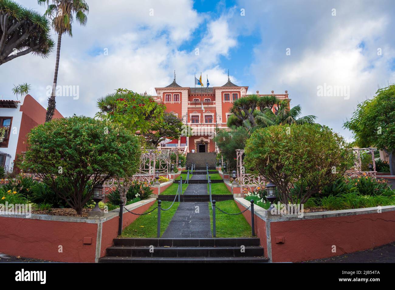 The oldest city on the island of Tenerife La Oratava. Green streets