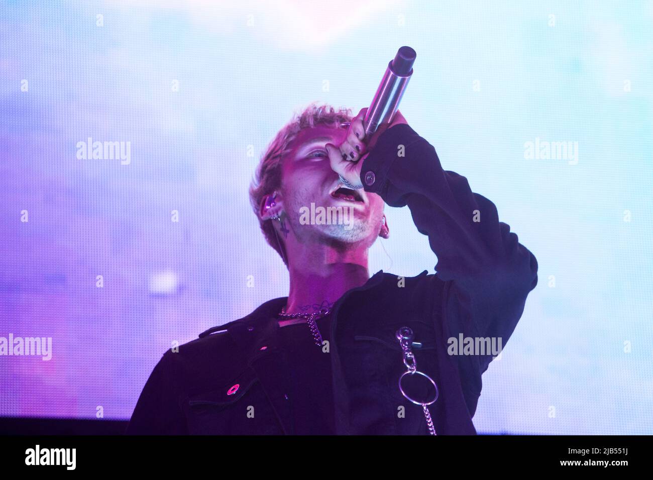 Machine gun kelly new album hires stock photography and images Alamy