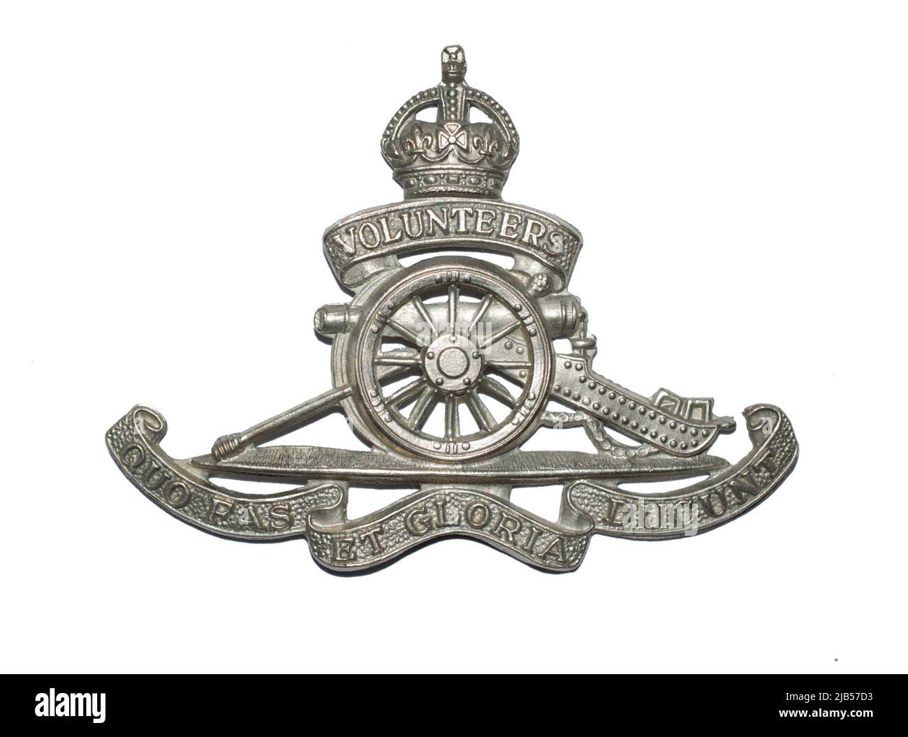 A cap badge of the Royal Artillery Volunteers in white metal c. 1902-1908. Stock Photo