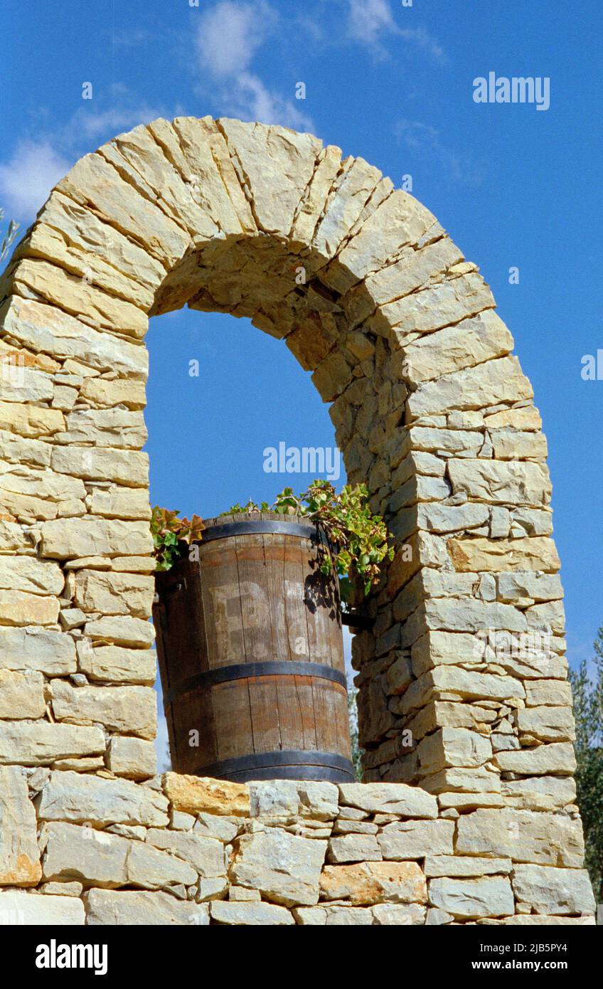 Arch in dry stones in Provence Stock Photo