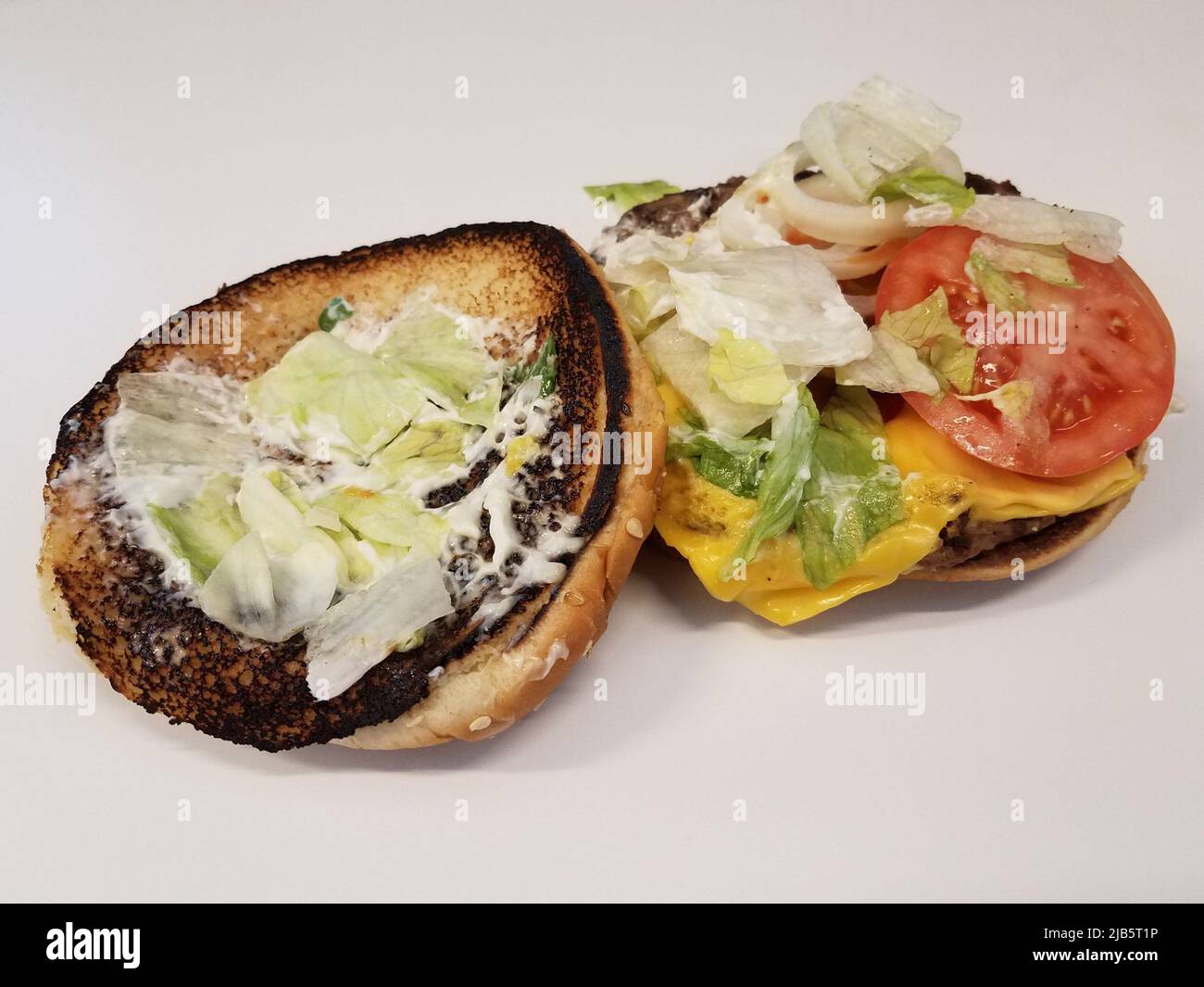 Beef Cheese Hamburger Lettuce Tomato Hi res Stock Photography And beef-cheese-hamburger-lettuce-tomato-hi-res-stock-photography-and