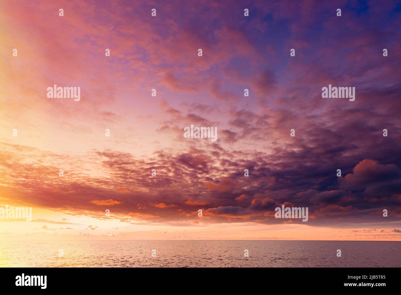 Sea backdrop hi-res stock photography and images - Alamy