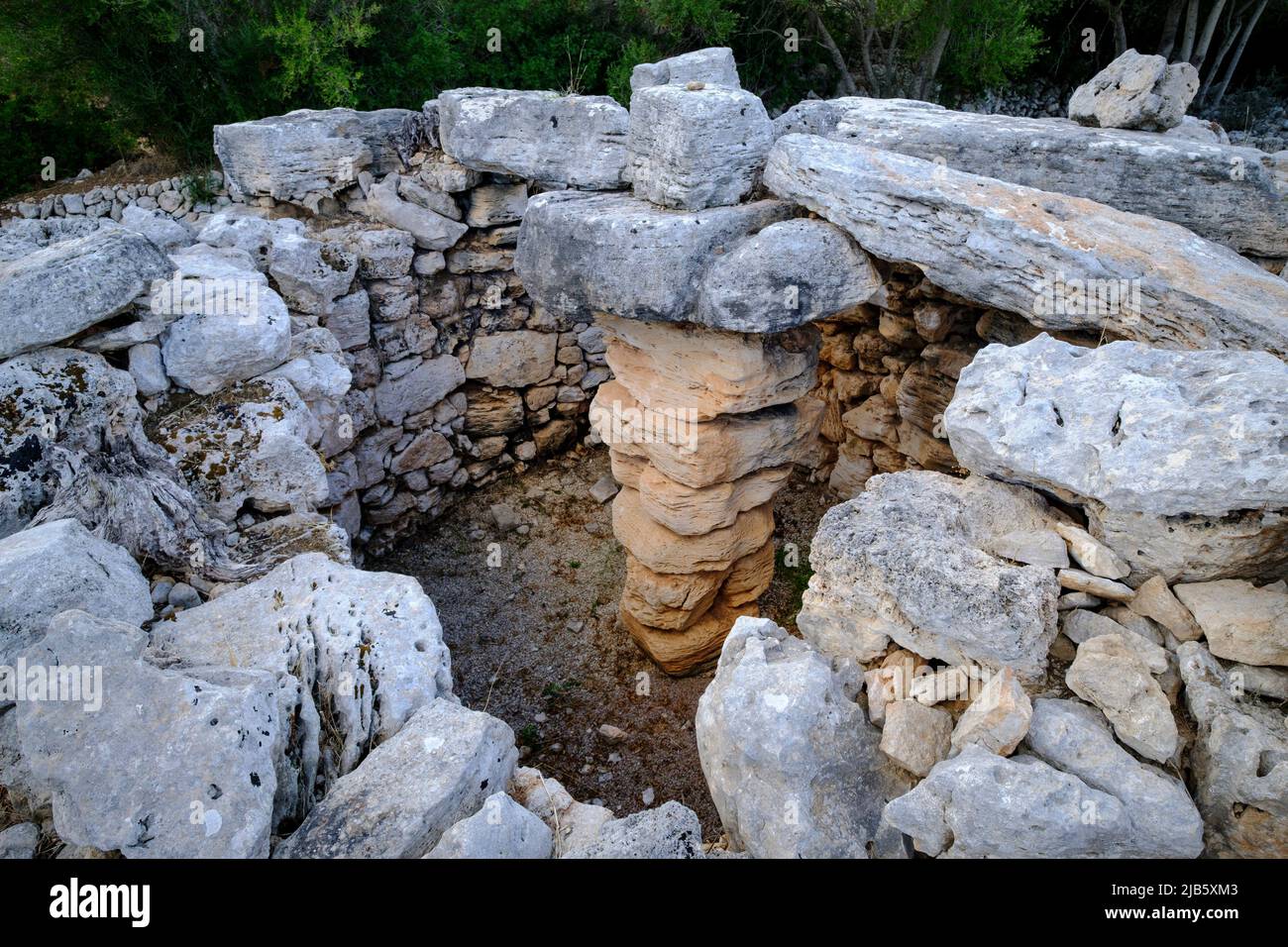 Stone Slab Roof Hi Res Stock Photography And Images Alamy