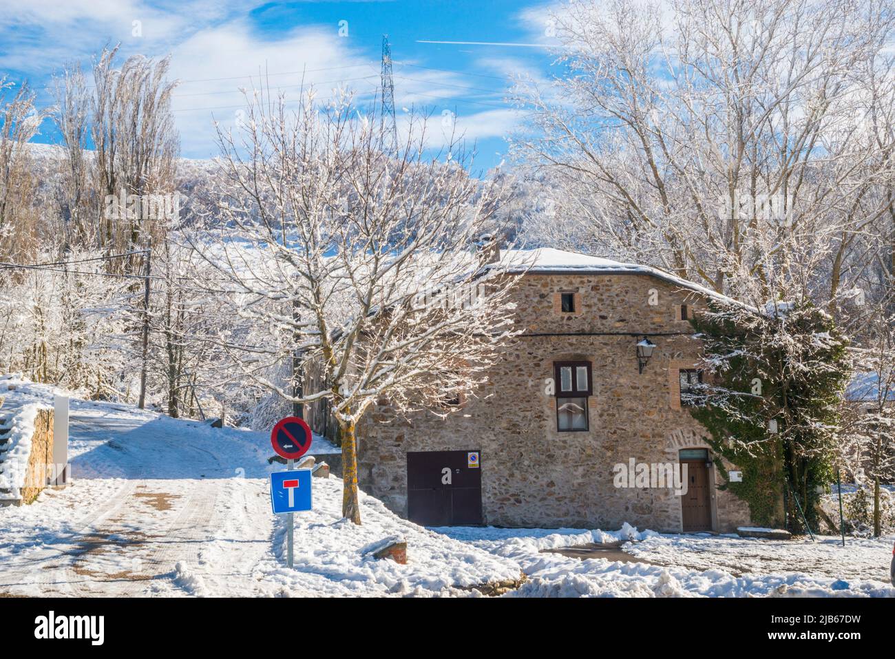 Snow covered house. Somosierra, Madrid province, Spain. Stock Photo