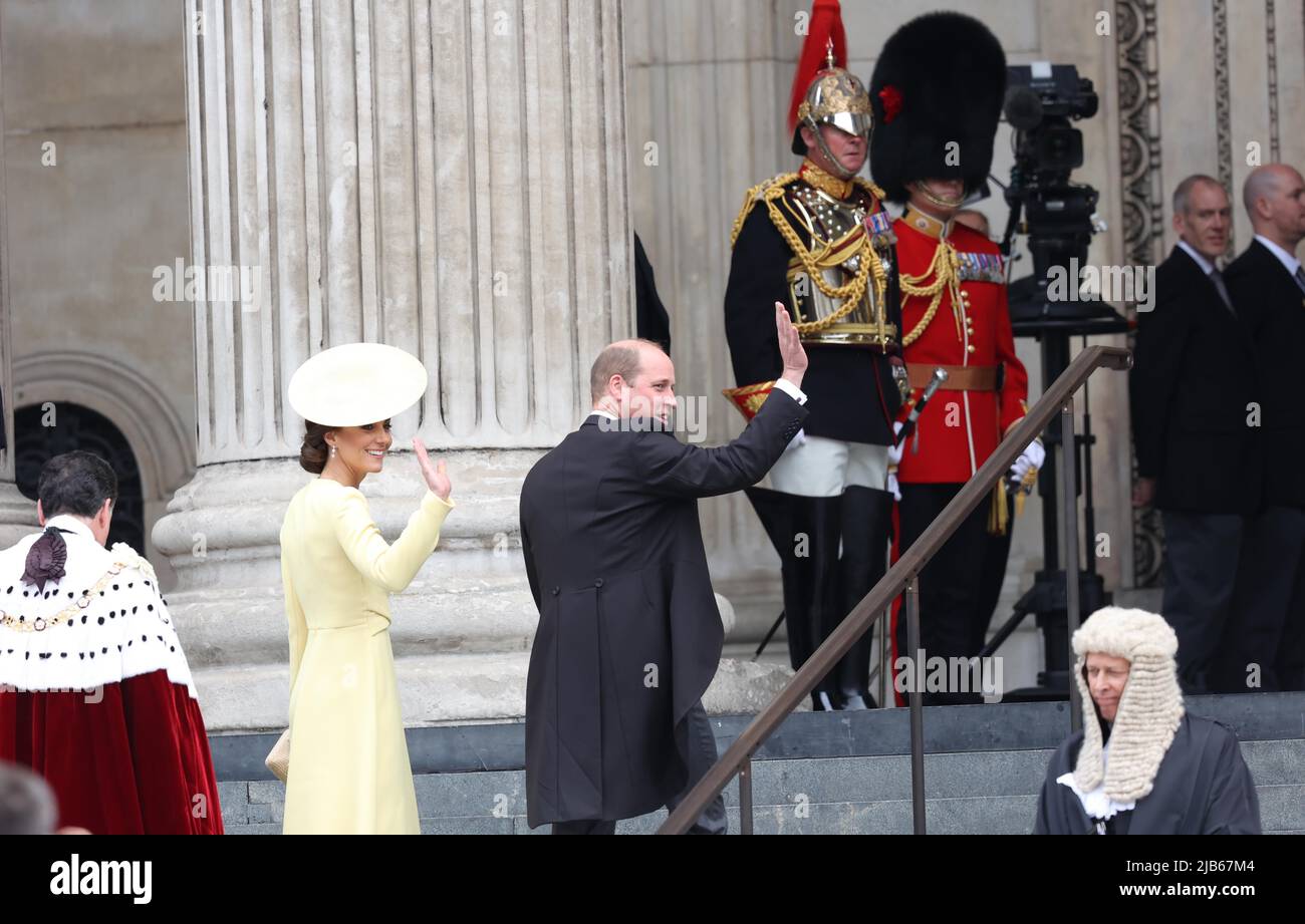 London, UK. 3rd June, 2022. Prince William, Duke of Cambridge, Catherine, Duchess of Cambridge arrive for the thanksgiving Service for HRH Queen Elizabeth II to celebrate her Platinum Jubilee at St Paul's Cathedral in London. Credit: James Boardman/Alamy Live News Stock Photo