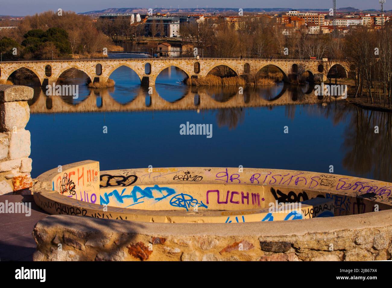 Stone bridge, Duero river, Zamora city, Zamora Provience, Castile and Leon, Spain, Europe. Stock Photo