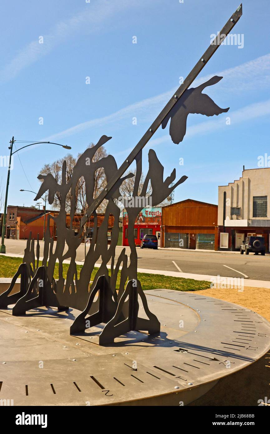 Sundial sculpture in Vetrans park. Tulelake, California Stock Photo Alamy