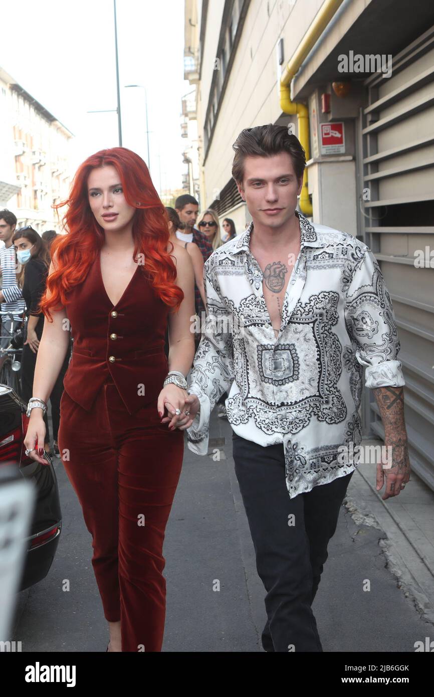 Benjamin mascolo bella thorne break up hi-res stock photography and
