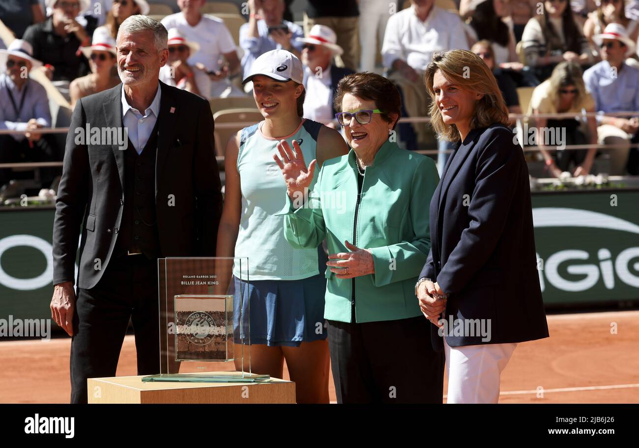 June 2, 2022, Rome, France: Billie Jean King - surrounded by Gilles  Moretton, President of the French Tennis Federation FFT, Iga Swiatek of  Poland, Amelie Mauresmo, Director of Roland-Garros - is honored