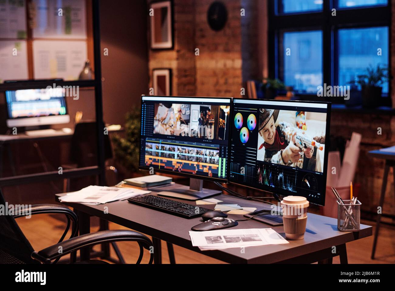 Documents on desktop place hi-res stock photography and images - Alamy