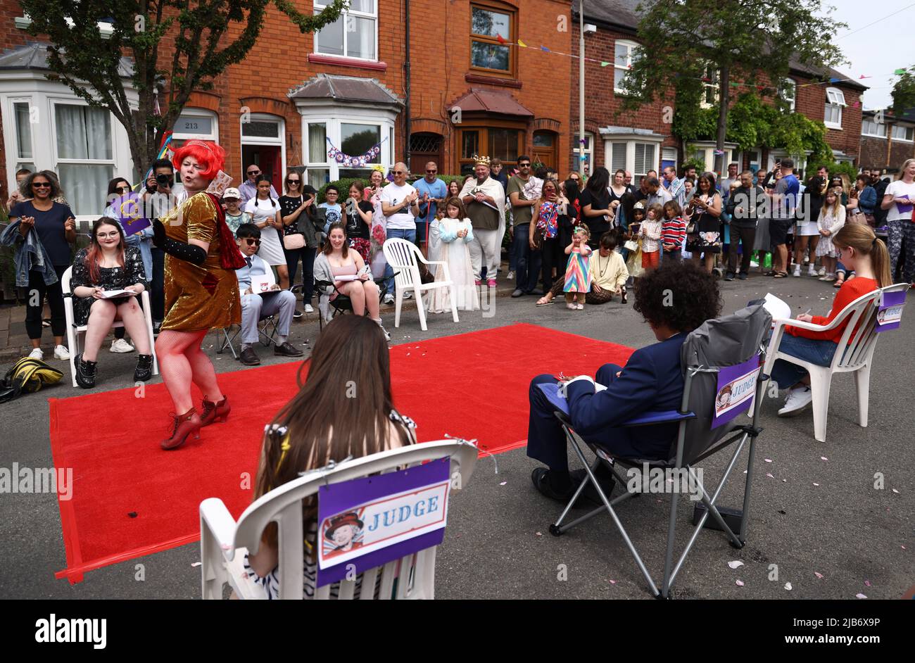 Leicester, Leicestershire, UK. 3rd June 2022.  A resident takes part in a best dressed Queen competition during the Knighton Church Road street party to celebrate the Queen's Platinum Jubilee. Credit Darren Staples/Alamy Live News. Stock Photo