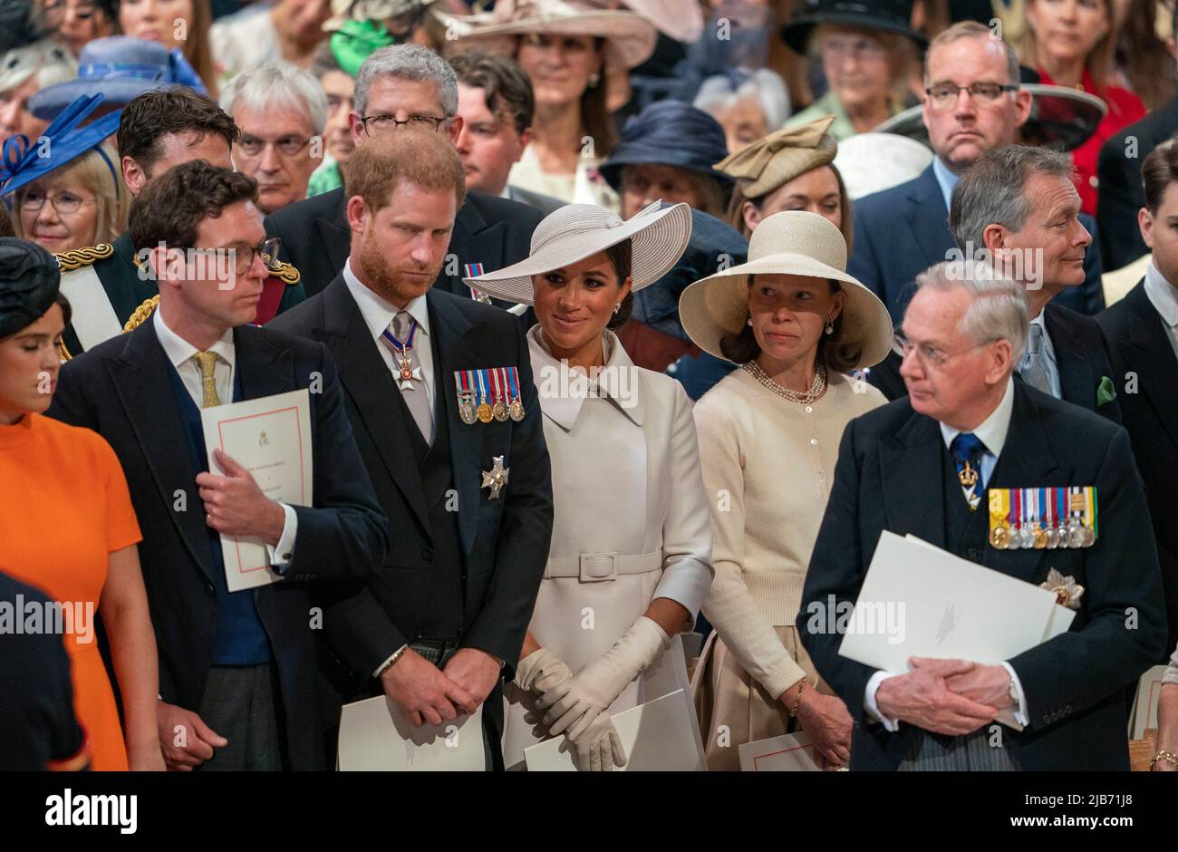 (left to right) Princess Eugenie, Jack Brooksbank, The Duke and Duchess of Sussex, Lady Sarah Chatto and Daniel Chatto attend the National Service of Thanksgiving at St Paul's Cathedral, London, on day two of the Platinum Jubilee celebrations for Queen Elizabeth II. Picture date: Friday June 3, 2022. Stock Photo