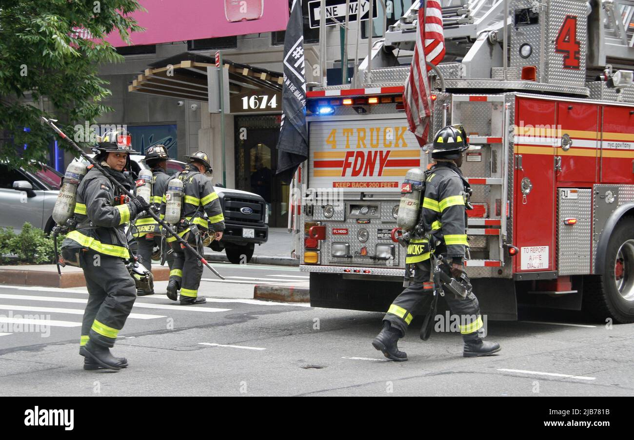 Fdny fire trucks hi-res stock photography and images - Page 3 - Alamy