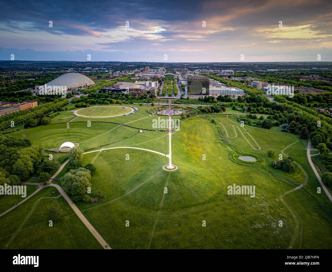 Campbell Park Milton Keynes Stock Photo Alamy campbell-park-milton-keynes-stock-photo-alamy