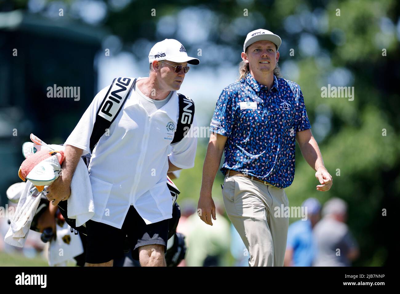 https://c8.alamy.com/comp/2JB7NNP/ohio-usa-03rd-june-2022-dublin-oh-june-03-cameron-smith-of-australia-walks-with-caddie-sam-pinfold-down-the-fairway-at-the-1st-hole-during-the-second-round-of-the-memorial-tournament-presented-by-workday-at-muirfield-village-golf-club-on-june-03-2022-in-dublin-ohio-credit-image-joe-robbinsicon-smi-via-zuma-press-credit-zuma-pressalamy-live-news-2JB7NNP.jpg