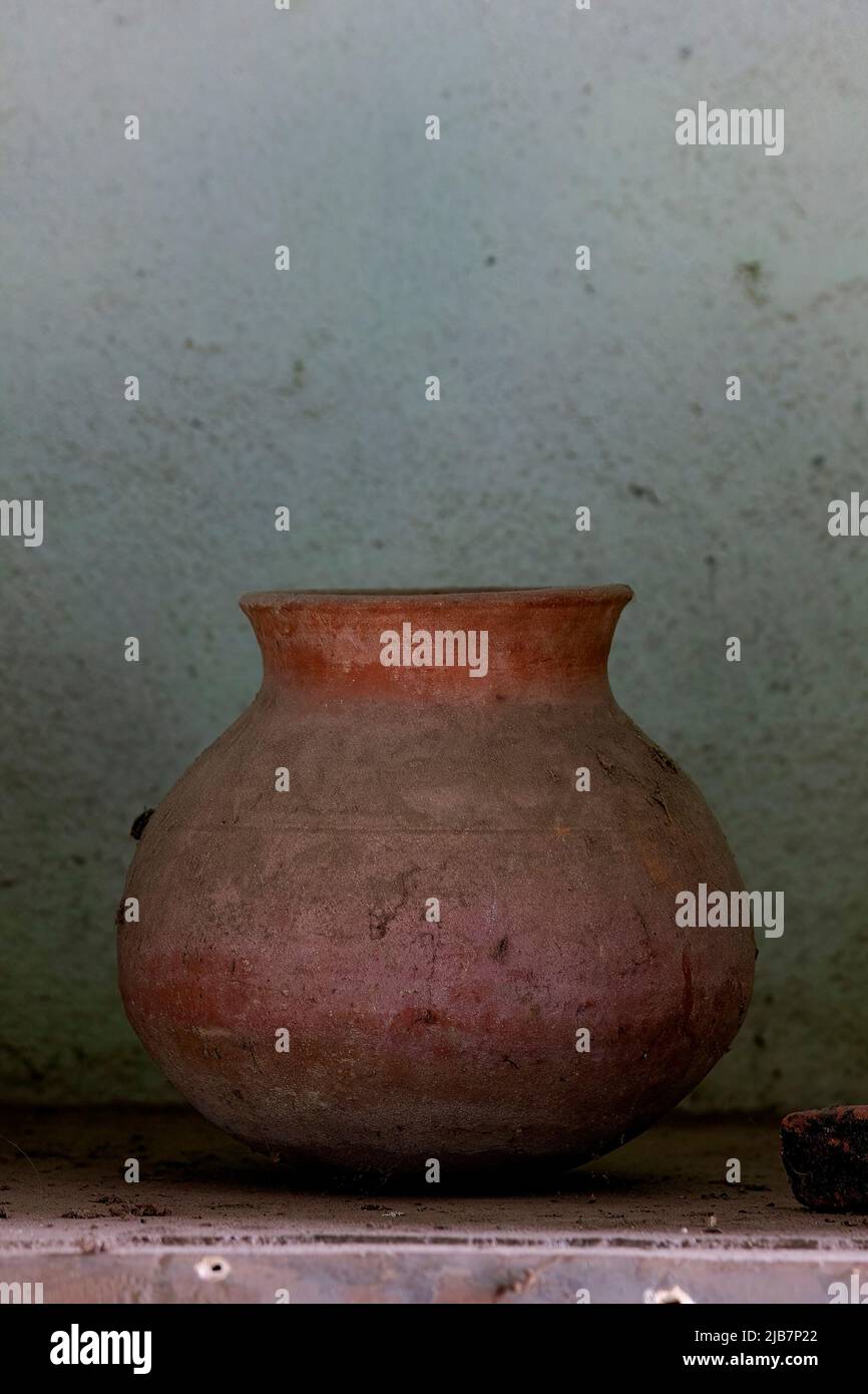 Rustic Clay Pots Used for Traditional Cooking, Ecuador Stock Image - Image  of homemade, vintage: 196352603