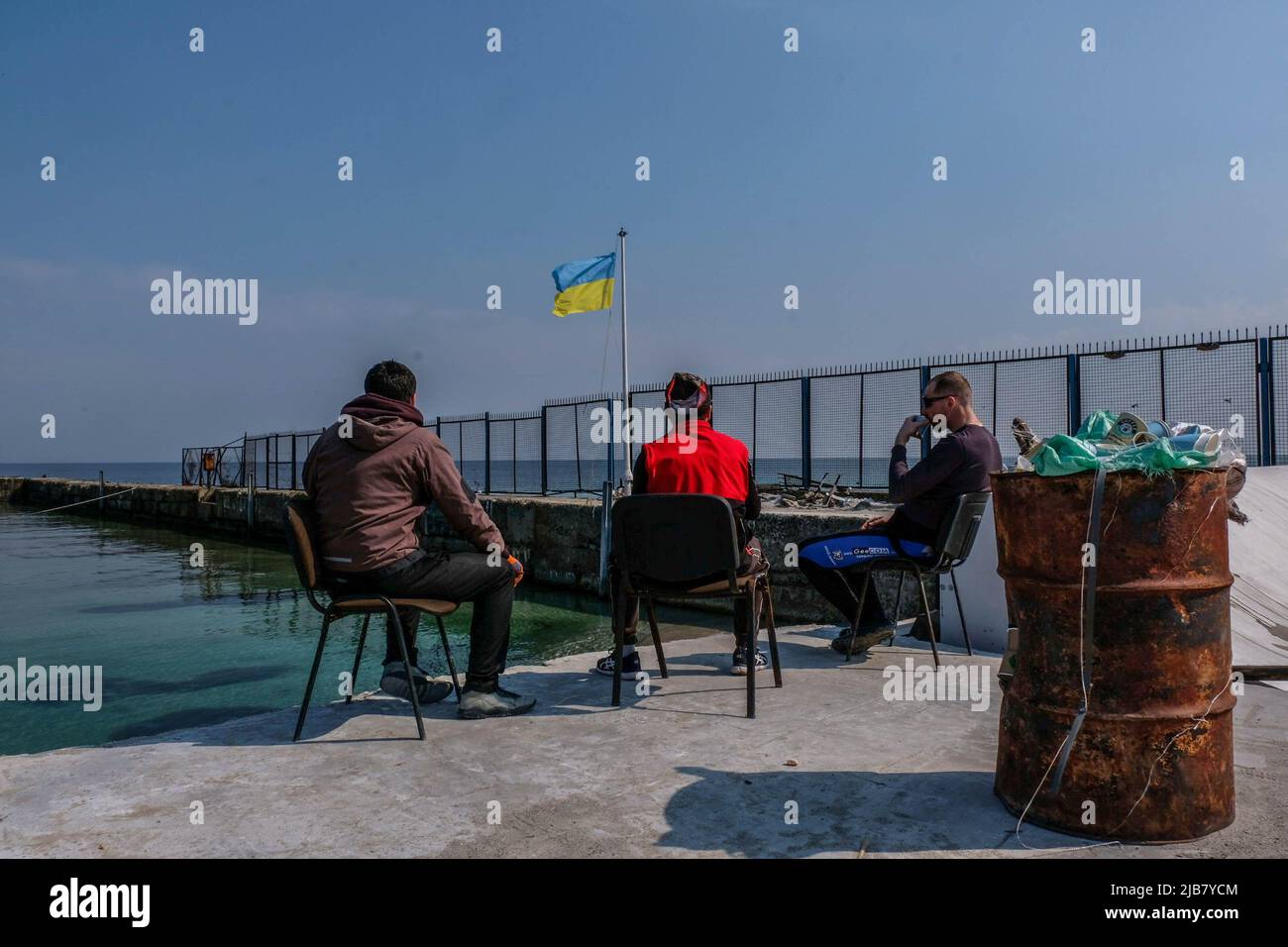 Odessa, Ukraine. 31st Mar, 2022. People play chess at the city