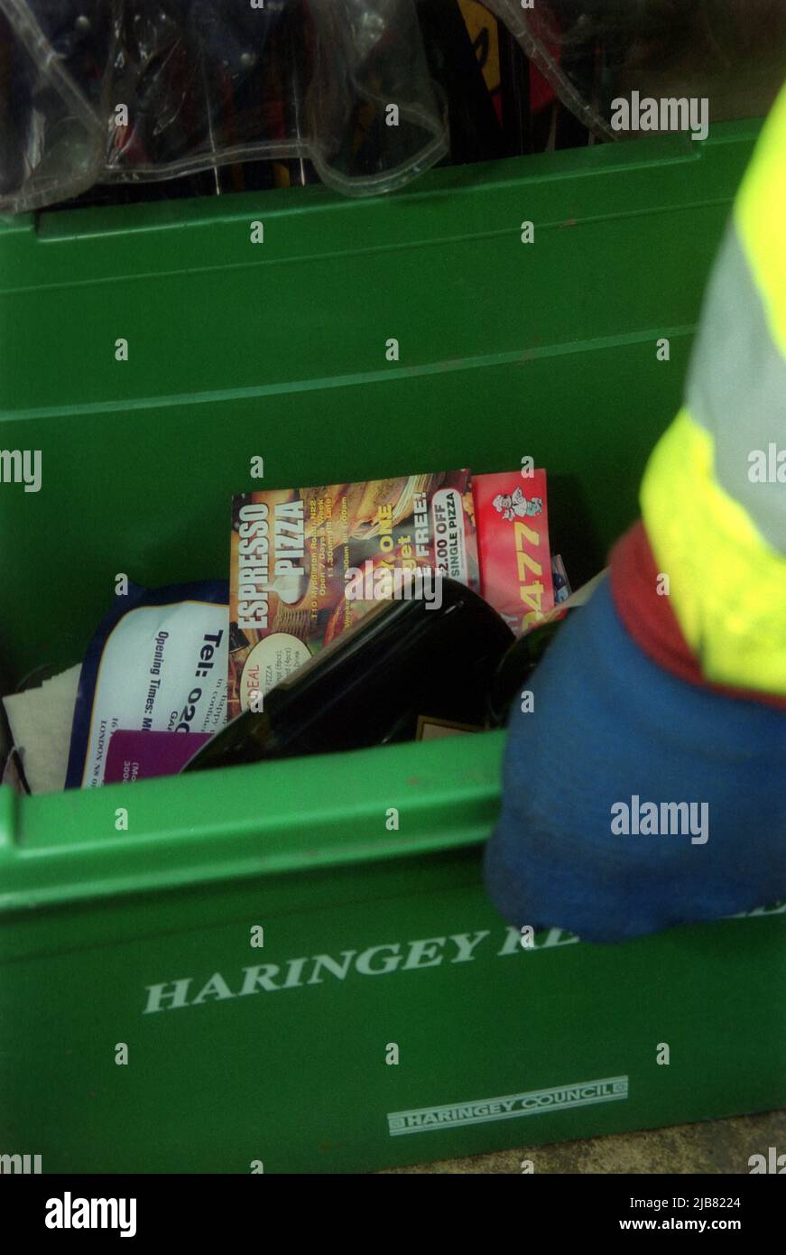 Sorting recycling workers hi-res stock photography and images - Alamy